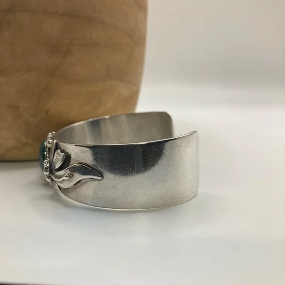 MalachiteSigned Les Baker Southwest /Navajo Style Sterling Bracelet Cuff